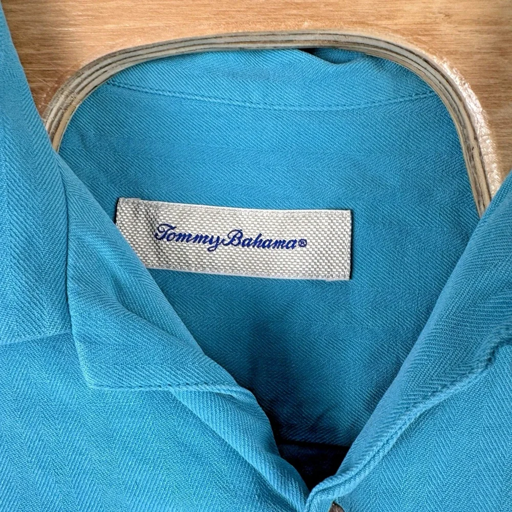 Tommy Bahama Men's Large Sea Blue 100% Silk Short Sleeve Camp Shirt Button Up - Picture 3 of 5